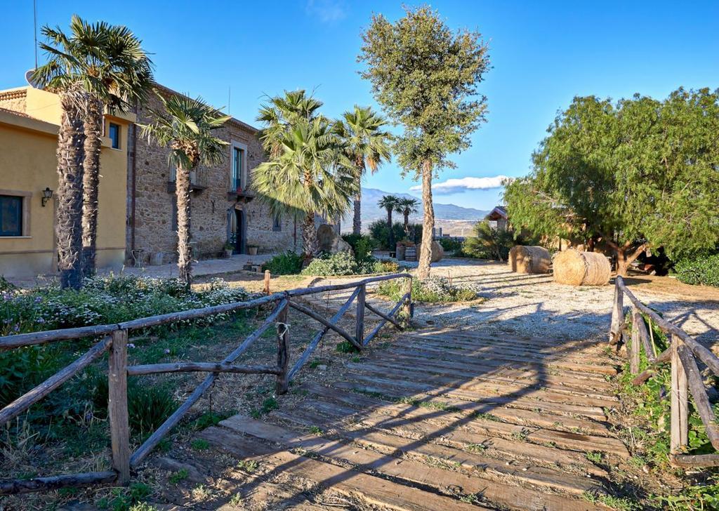 Agriturismo Conte Ruggero Villa Centuripe Luaran gambar