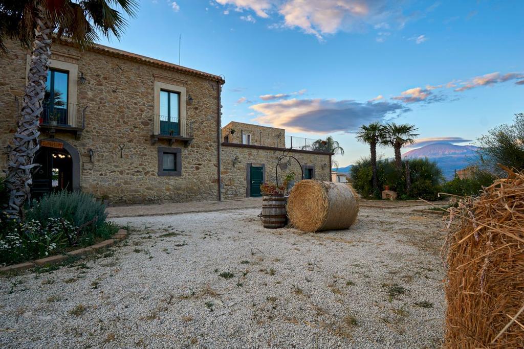 Agriturismo Conte Ruggero Villa Centuripe Luaran gambar